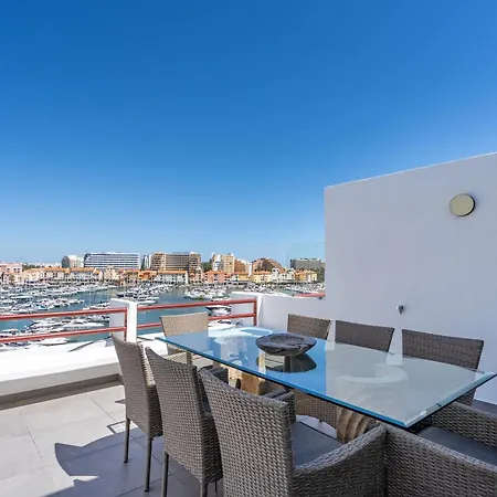Marina Triplex Apartament *